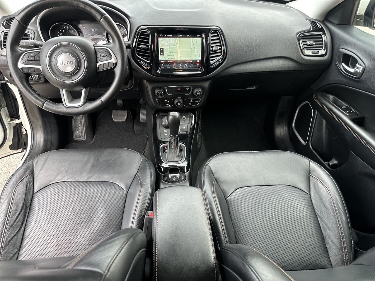 2017 Jeep Compass LIMITED Photo