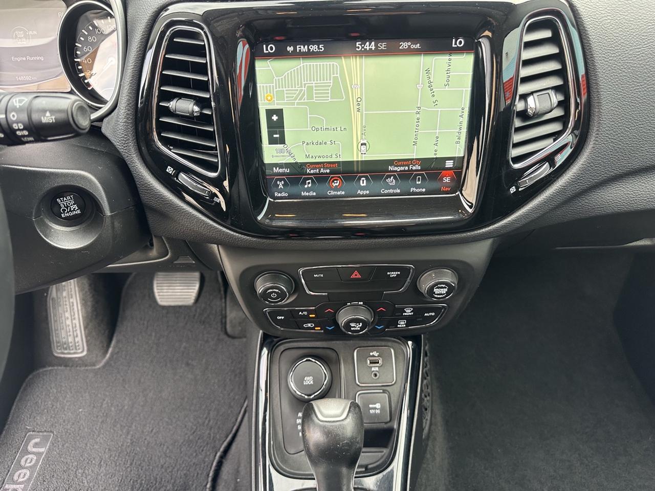 2017 Jeep Compass LIMITED Photo