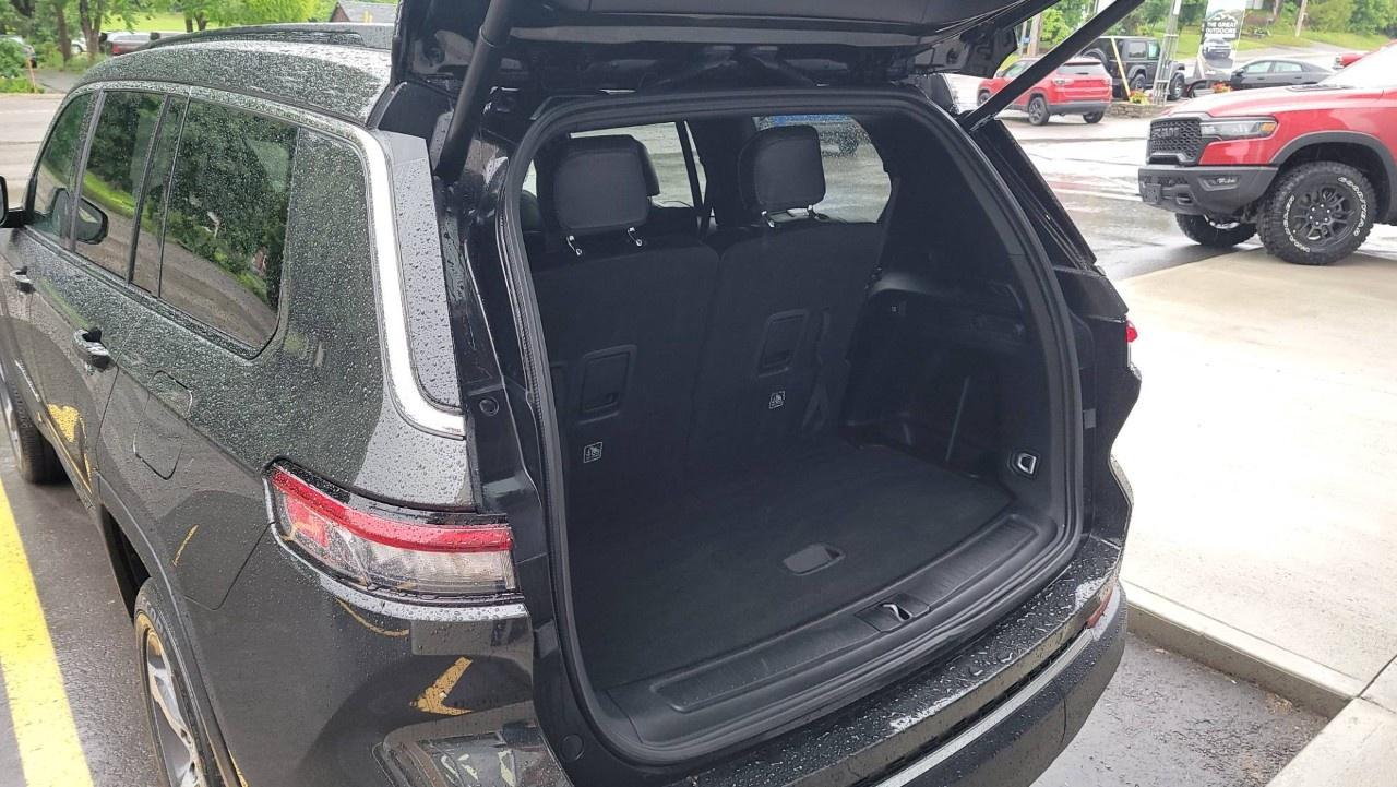 2024 Jeep Grand Cherokee L Limited 4x4 Photo