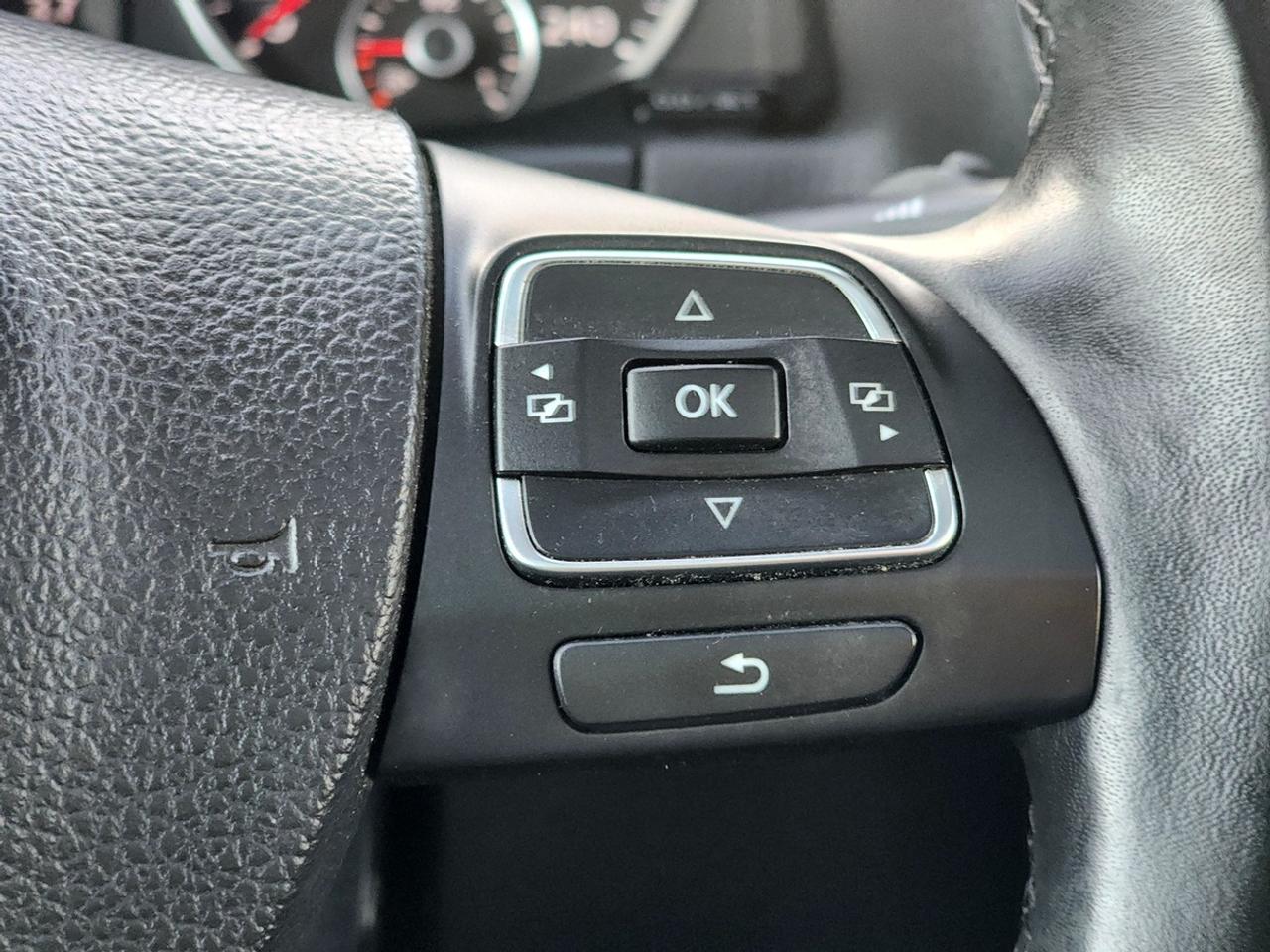 2017 Volkswagen Tiguan Wolfsburg Edition | No Accidents! Photo