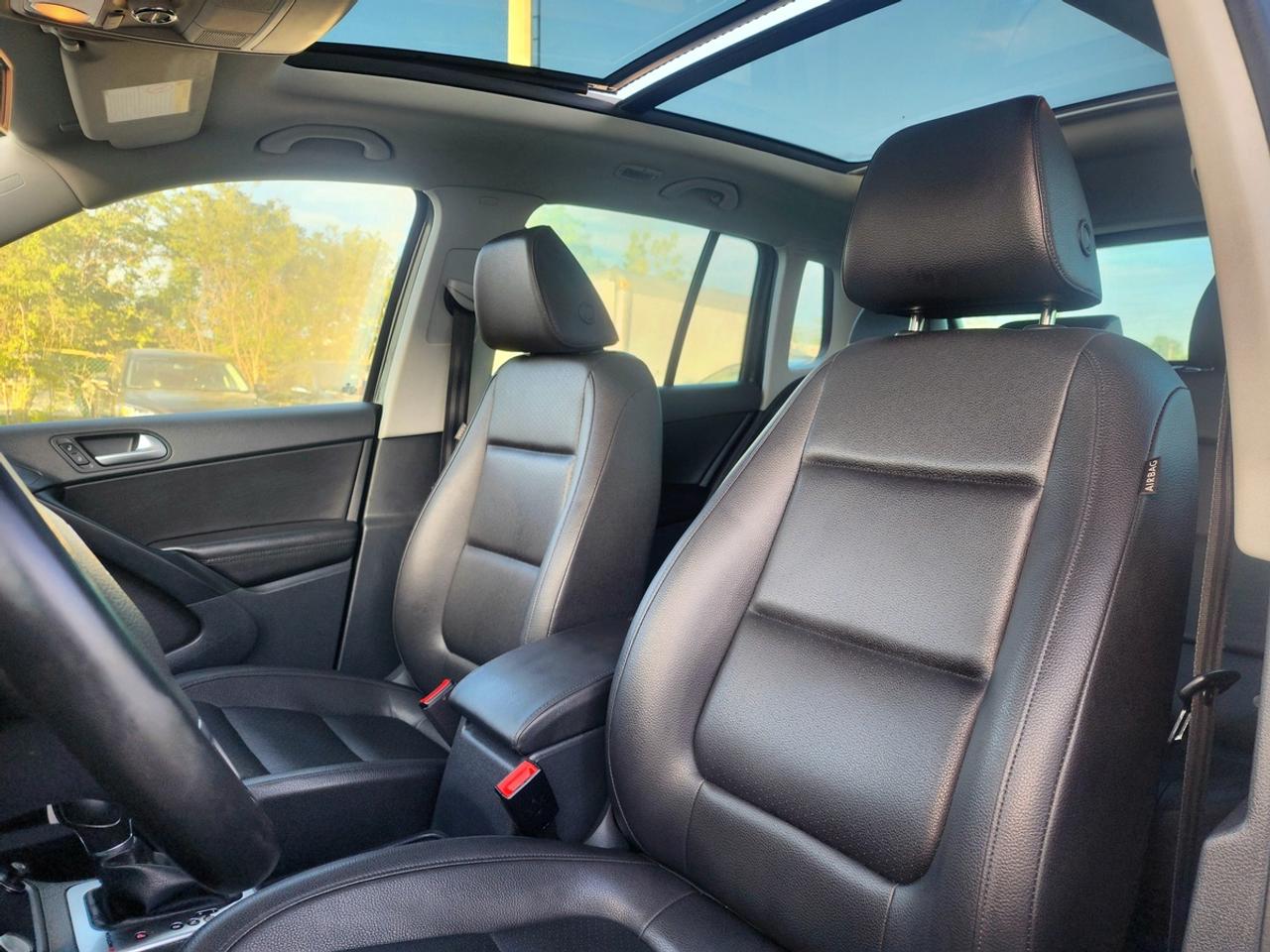 2017 Volkswagen Tiguan Wolfsburg Edition | No Accidents! Photo