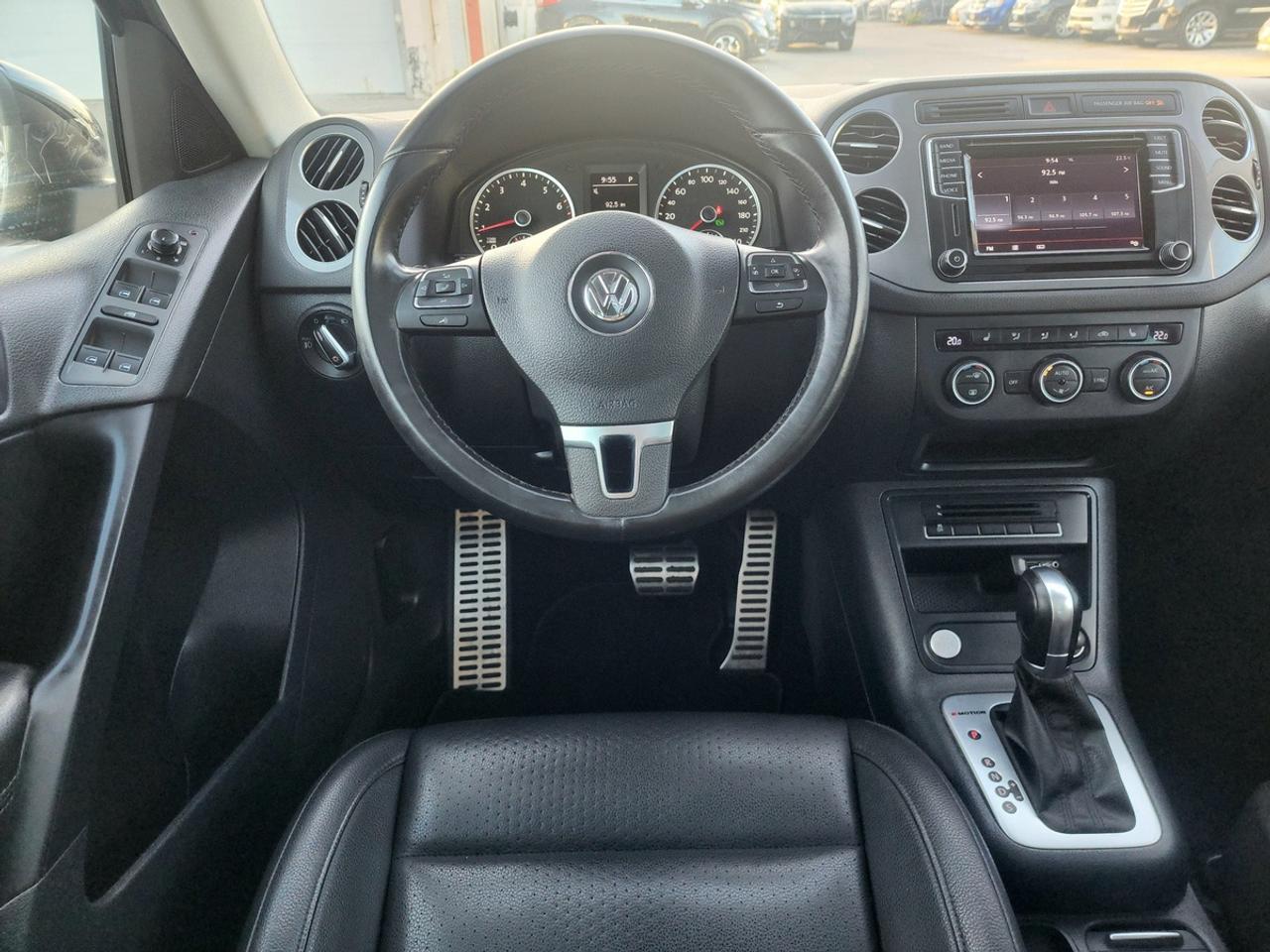 2017 Volkswagen Tiguan Wolfsburg Edition | No Accidents! Photo