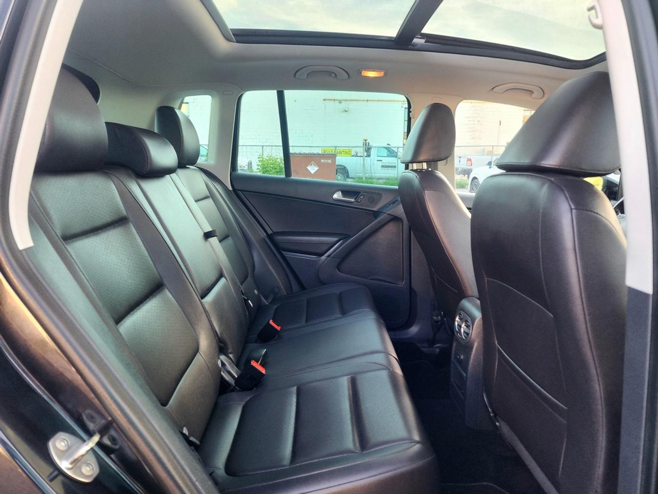 2017 Volkswagen Tiguan Wolfsburg Edition | No Accidents! Photo