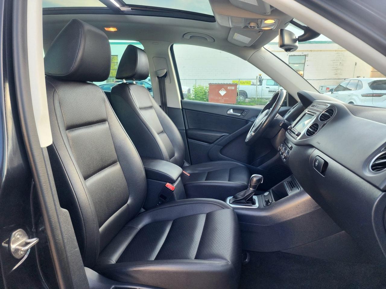 2017 Volkswagen Tiguan Wolfsburg Edition | No Accidents! Photo