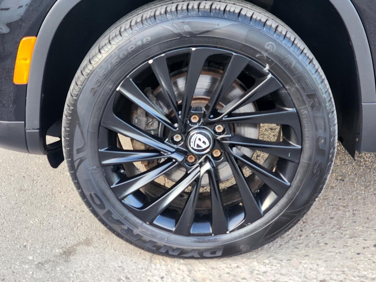 2017 Volkswagen Tiguan Wolfsburg Edition | No Accidents! Photo