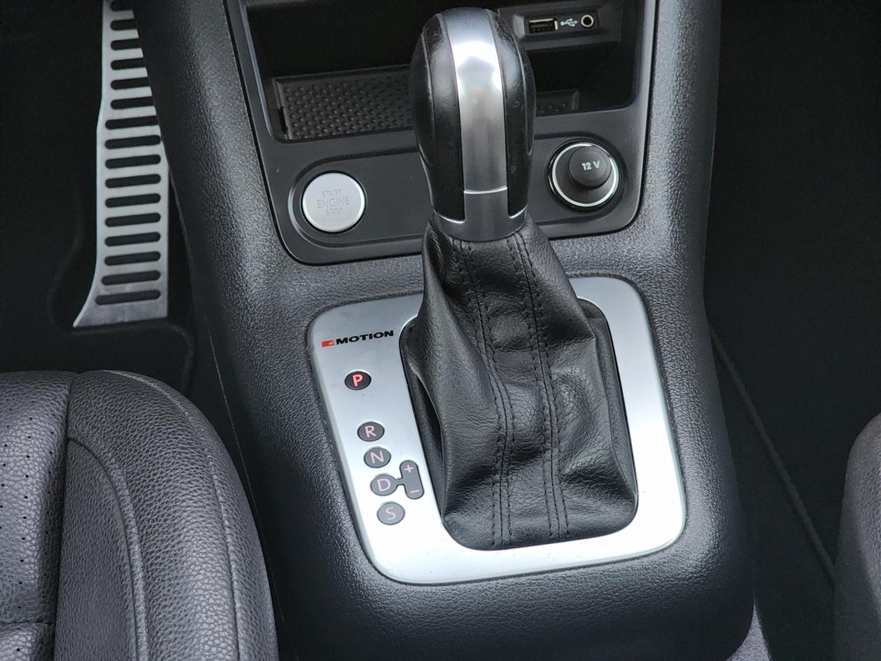 2017 Volkswagen Tiguan Wolfsburg Edition | No Accidents! Photo