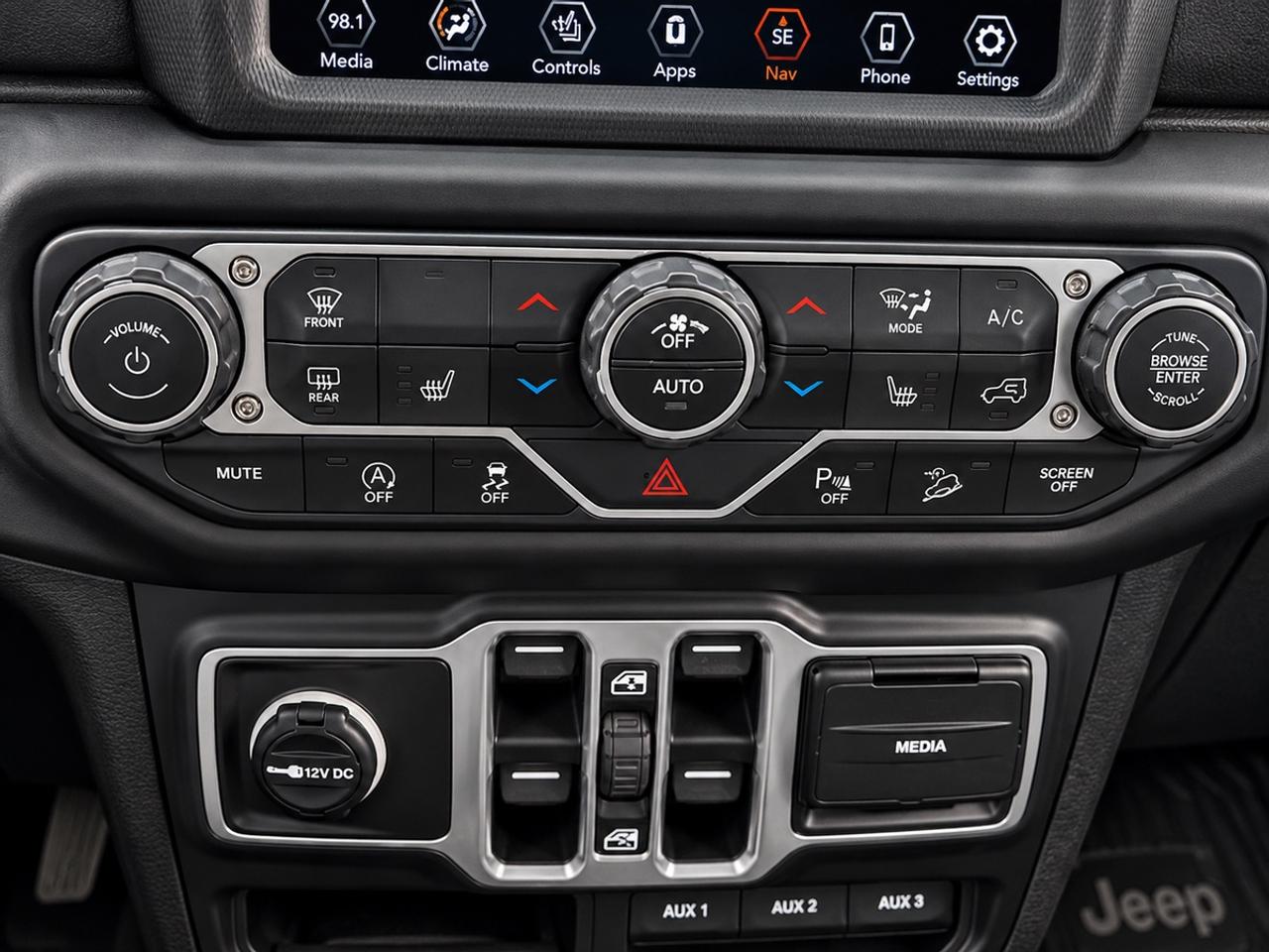 2018 Jeep WRANGLER UNLIMITED Sahara Photo