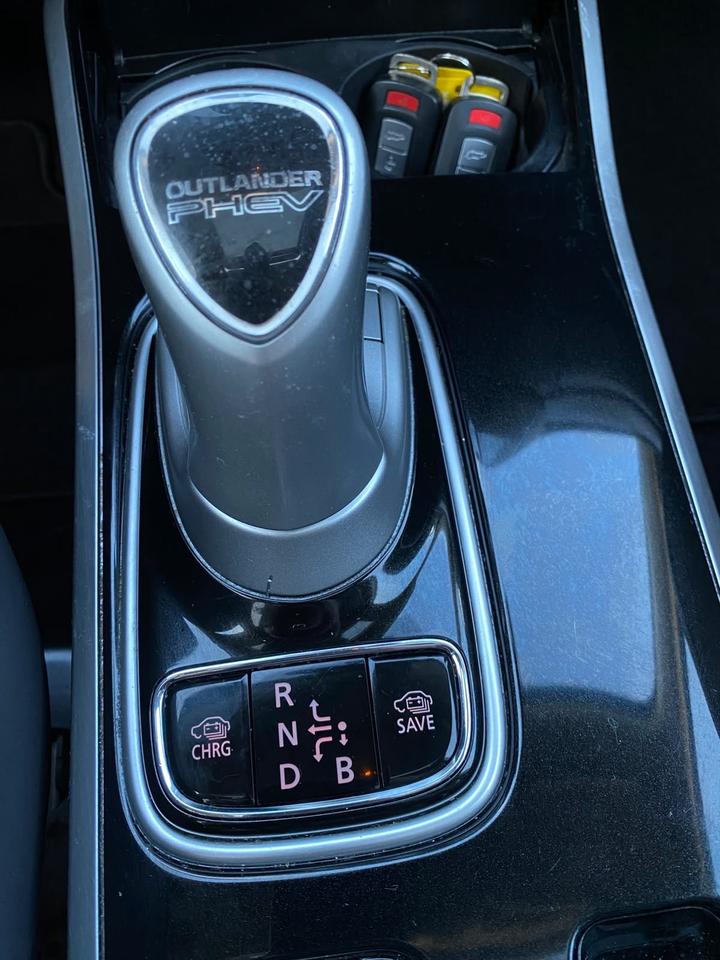 2020 Mitsubishi Outlander PHEV SEL S-AWD No Accident | One Owner | SUNROOF | Photo