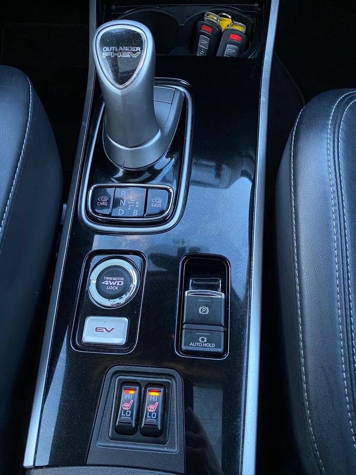 2020 Mitsubishi Outlander PHEV SEL S-AWD No Accident | One Owner | SUNROOF | Photo