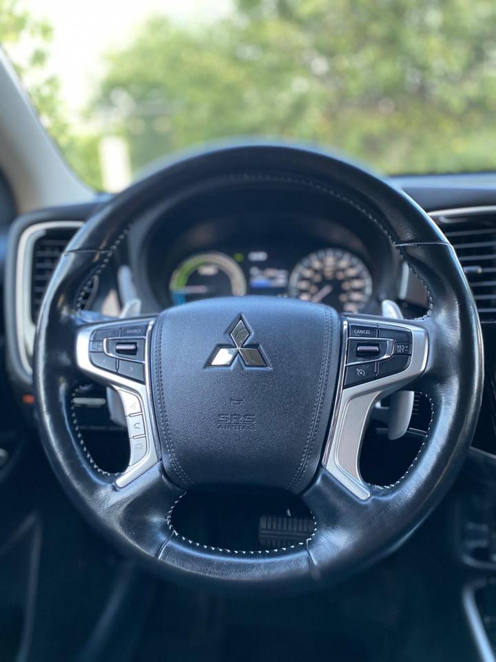 2020 Mitsubishi Outlander PHEV SEL S-AWD No Accident | One Owner | SUNROOF | Photo