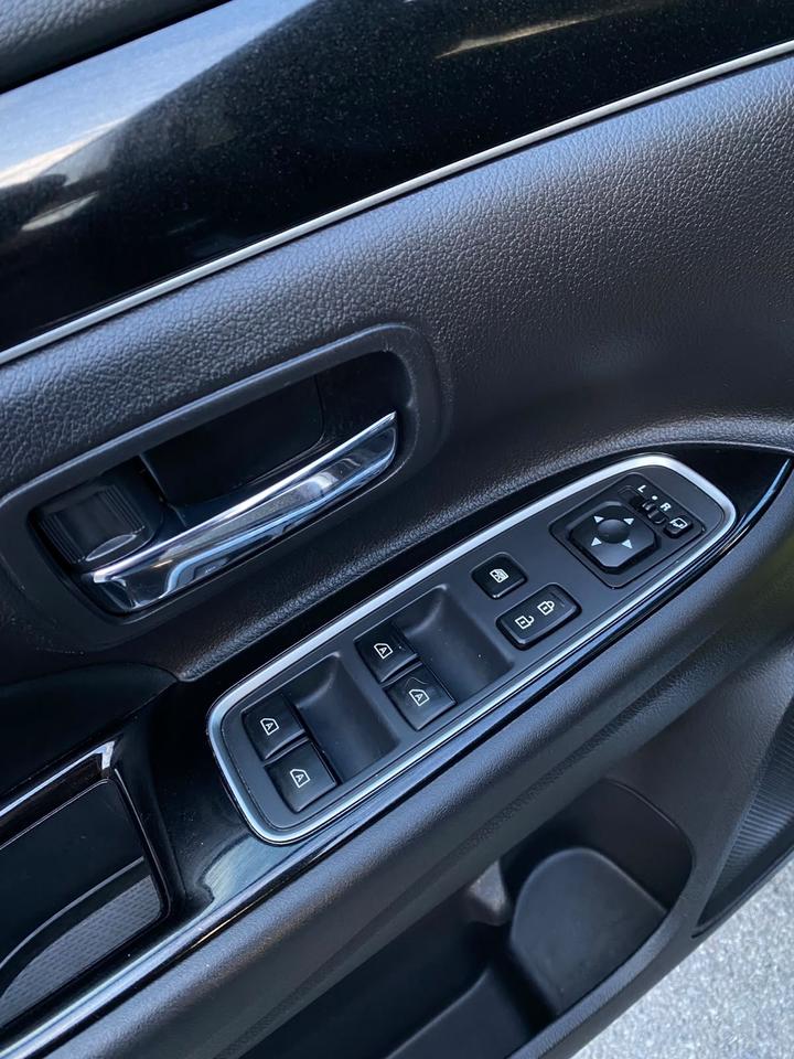 2020 Mitsubishi Outlander PHEV SEL S-AWD No Accident | One Owner | SUNROOF | Photo
