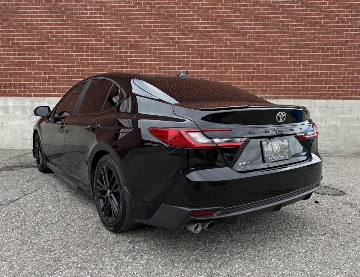 2025 Toyota Camry SE Upgrade|One Owner|Clean Carfax|Sunroof Photo