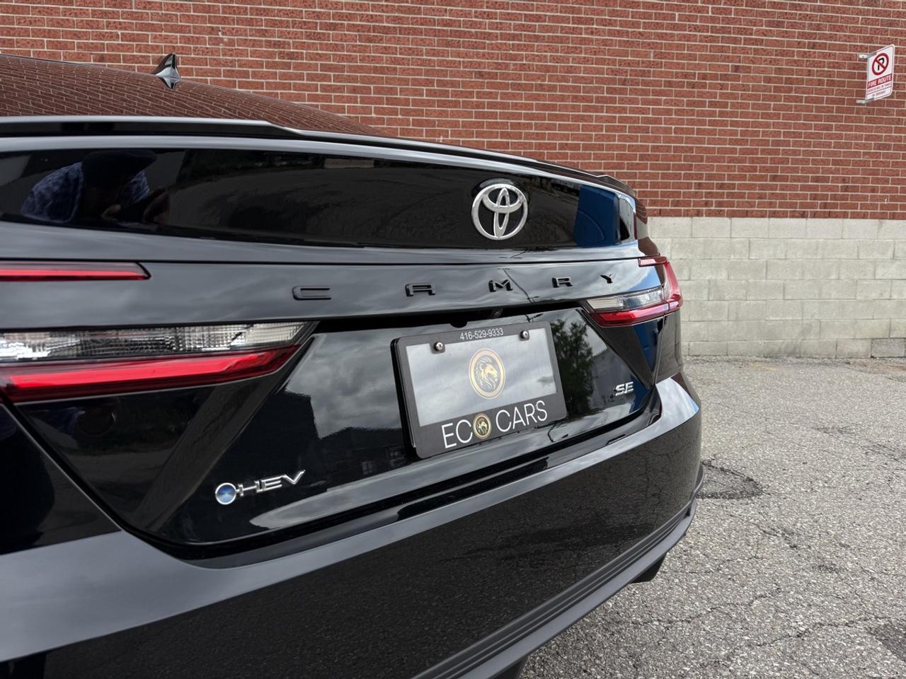 2025 Toyota Camry SE Upgrade|One Owner|Clean Carfax|Sunroof Photo