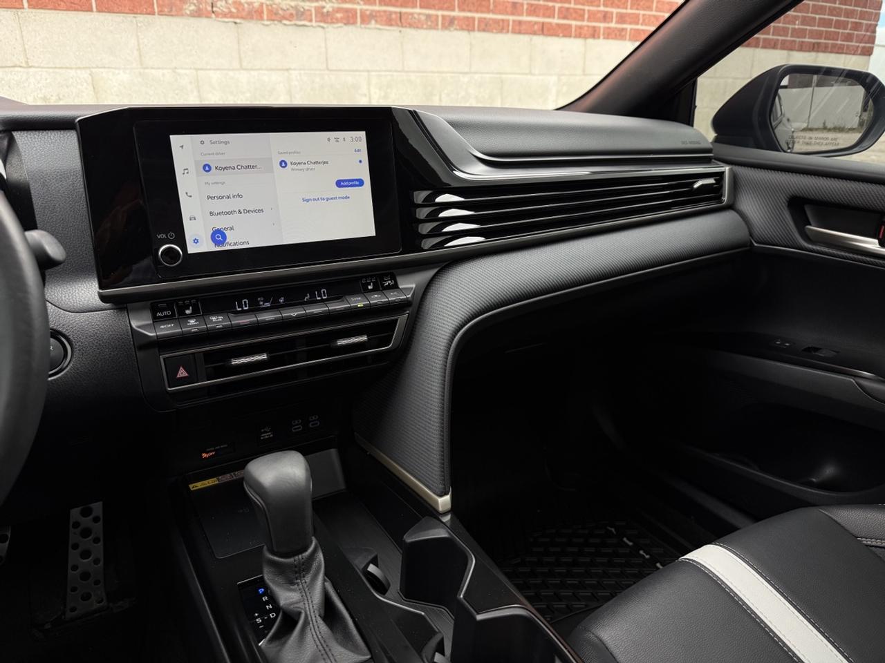 2025 Toyota Camry SE Upgrade|One Owner|Clean Carfax|Sunroof Photo