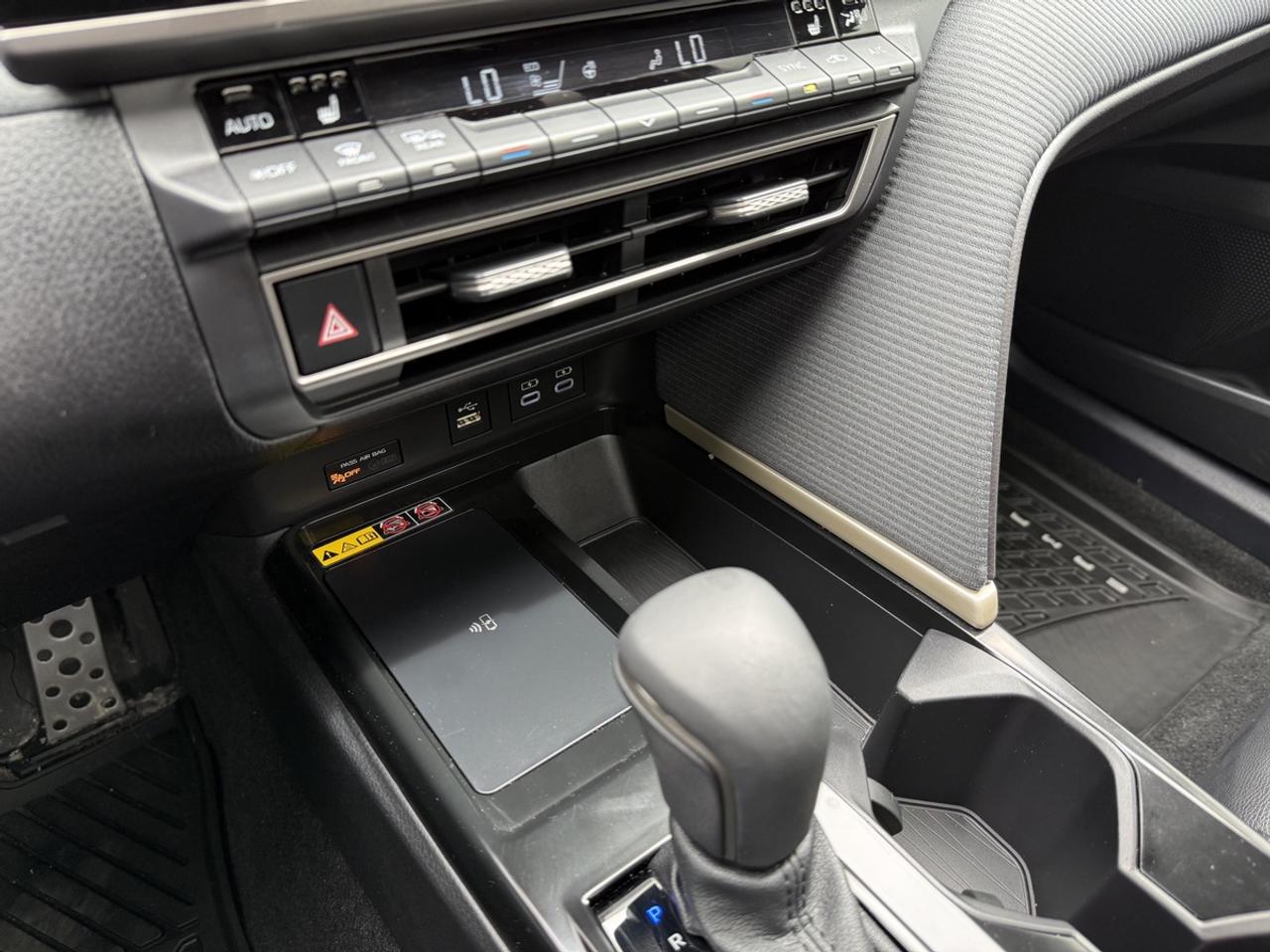 2025 Toyota Camry SE Upgrade|One Owner|Clean Carfax|Sunroof Photo