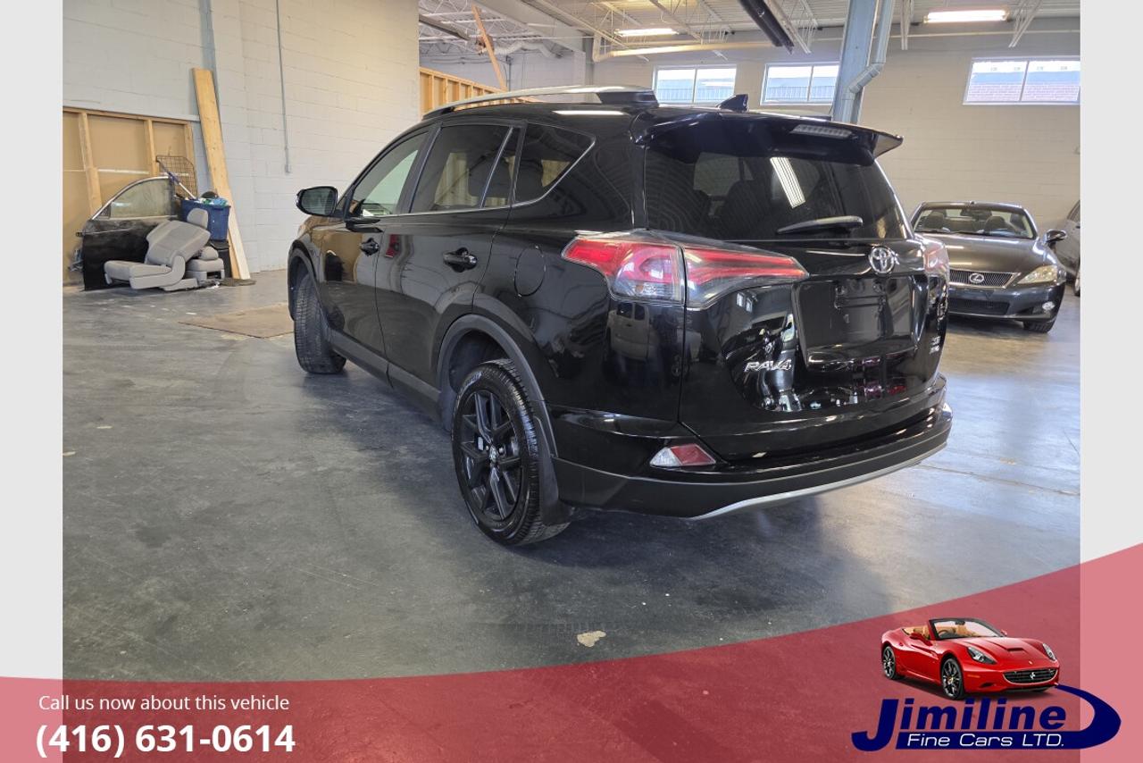 2018 Toyota RAV4 SE AWD Photo