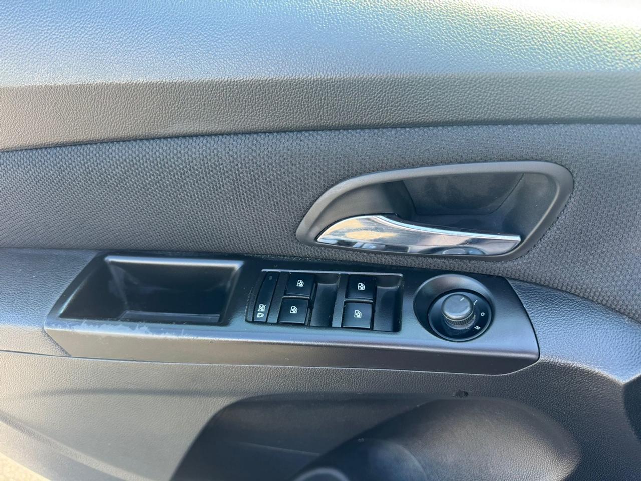 2012 Chevrolet Cruze 1LT Photo