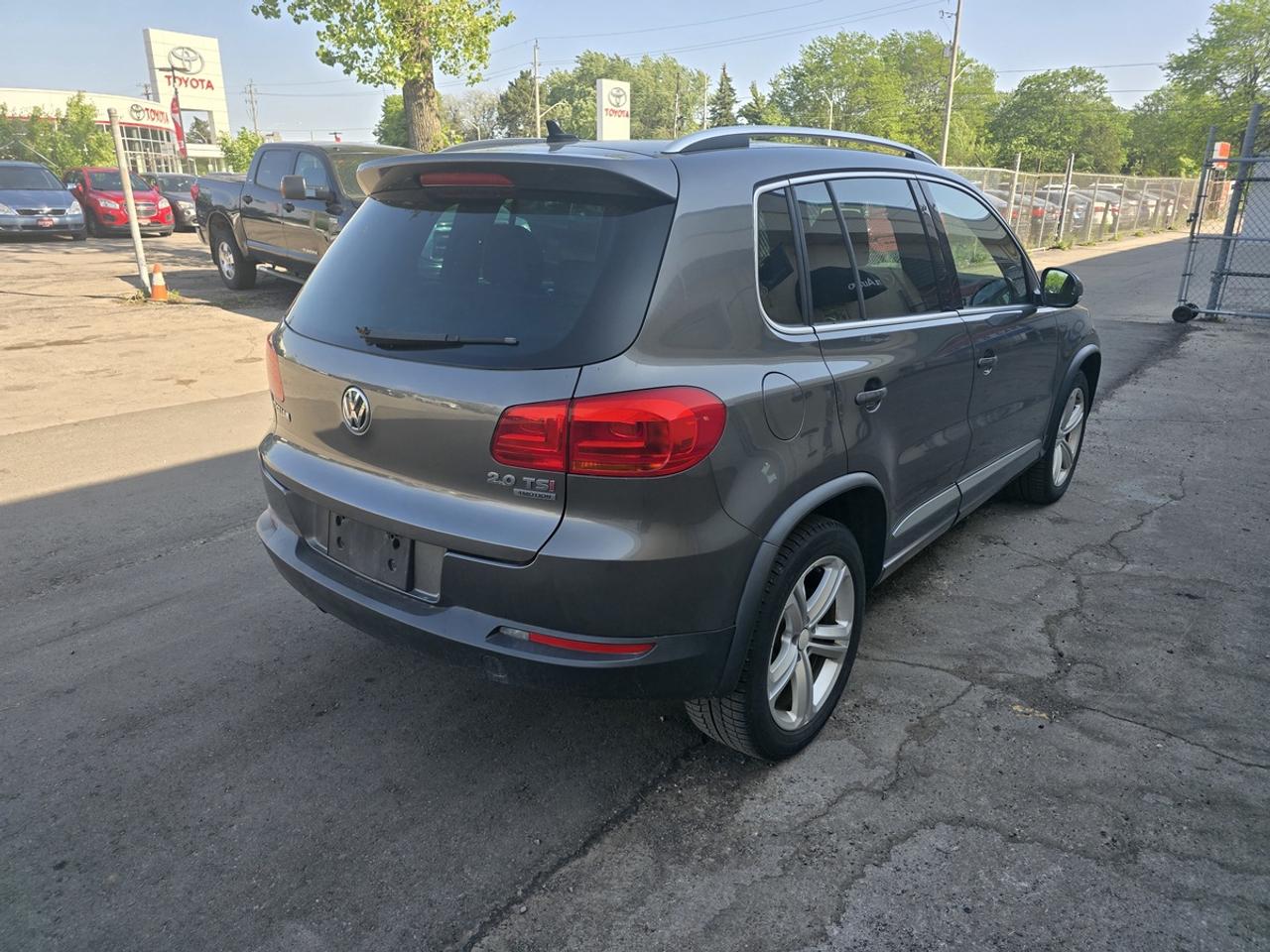 2014 Volkswagen Tiguan R-LINE Photo