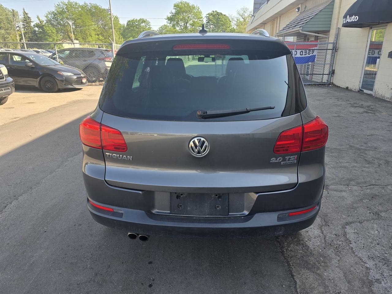2014 Volkswagen Tiguan R-LINE Photo