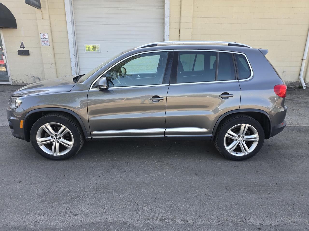 2014 Volkswagen Tiguan R-LINE Photo