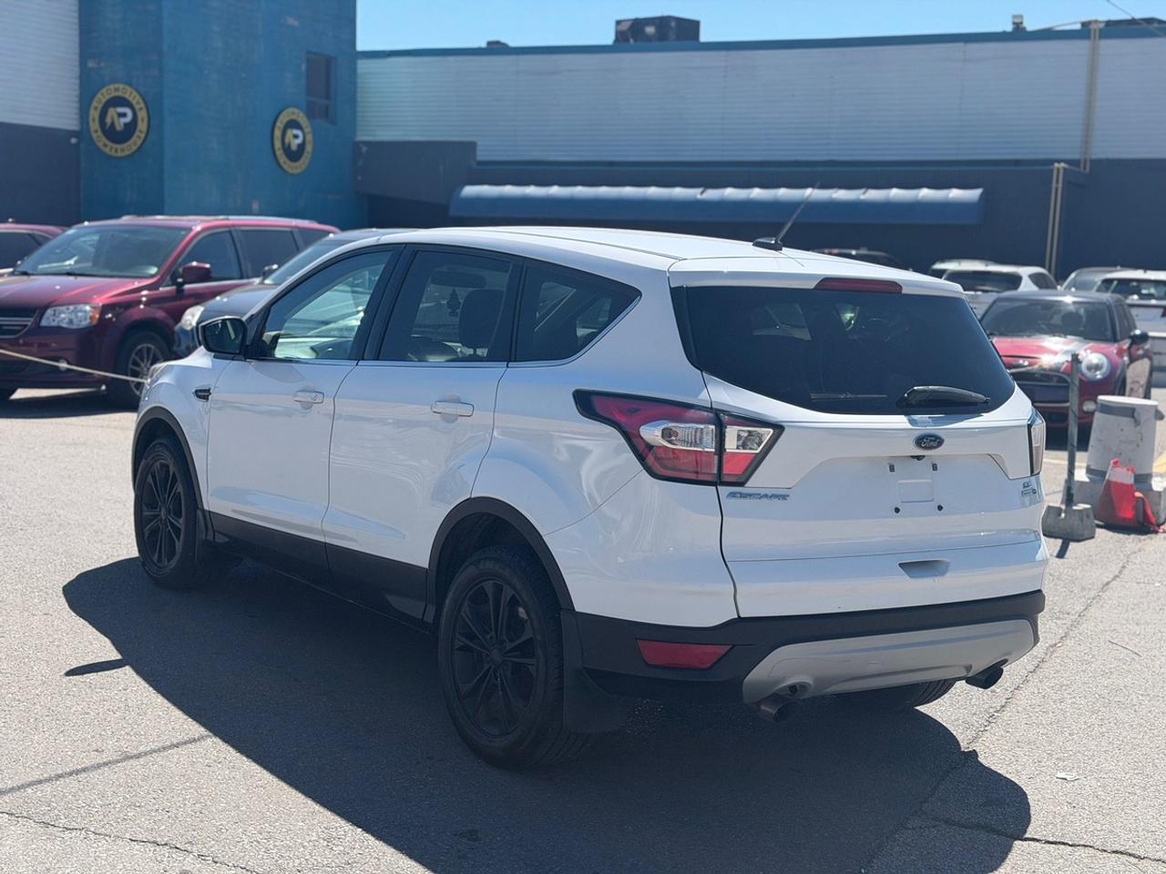 2017 Ford Escape SE Photo