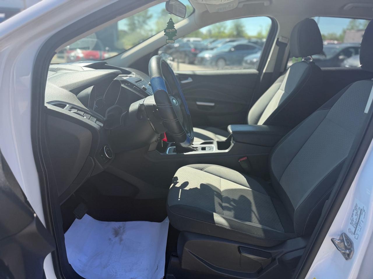 2017 Ford Escape SE Photo