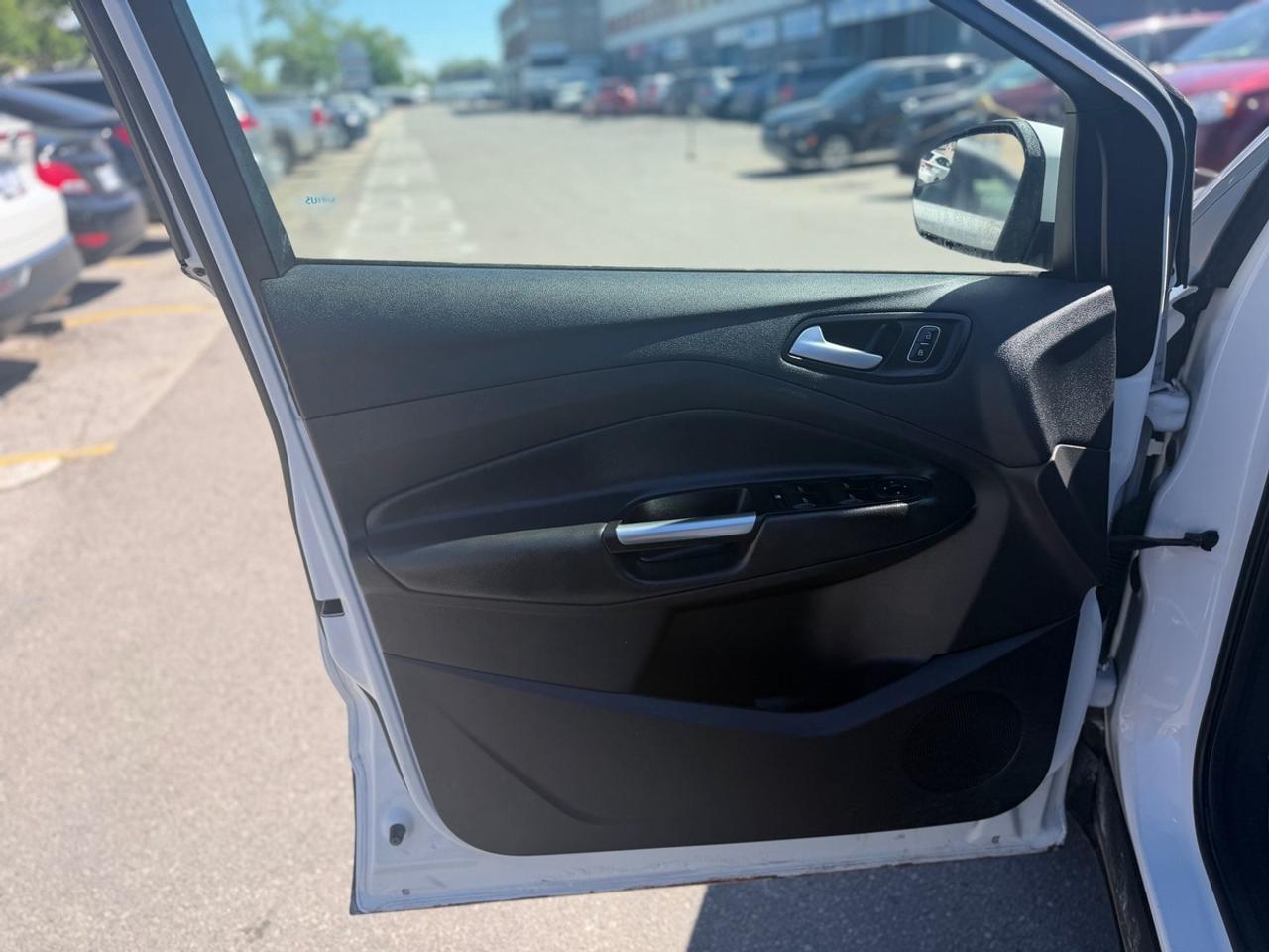 2017 Ford Escape SE Photo