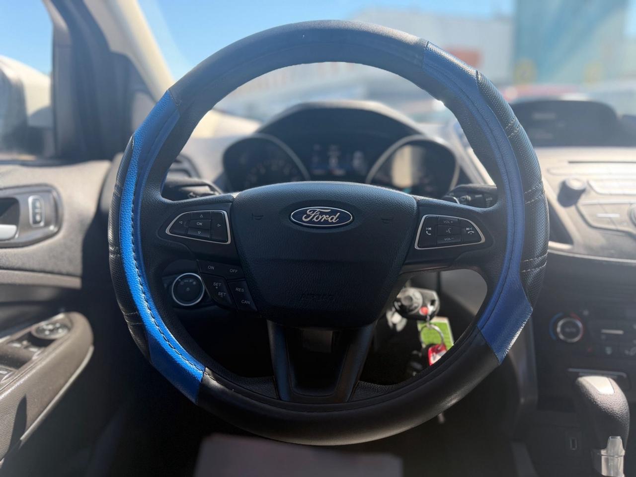 2017 Ford Escape SE Photo