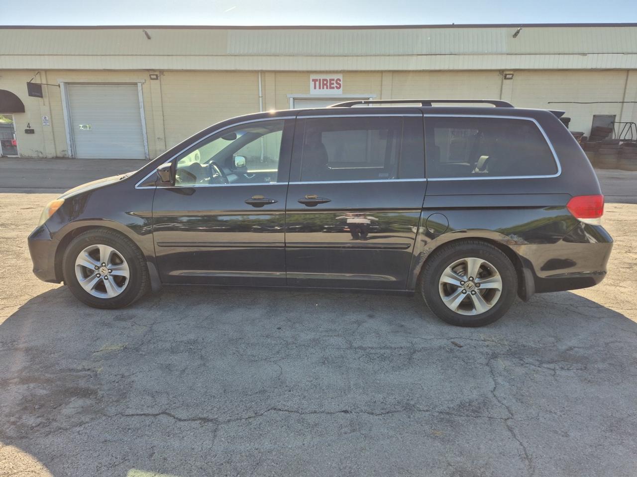 2009 Honda Odyssey Touring Photo