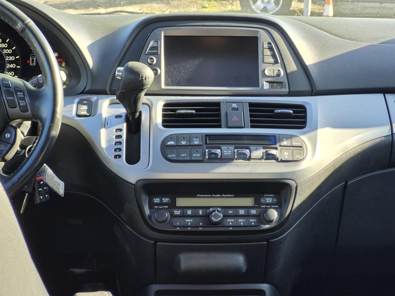 2009 Honda Odyssey Touring Photo