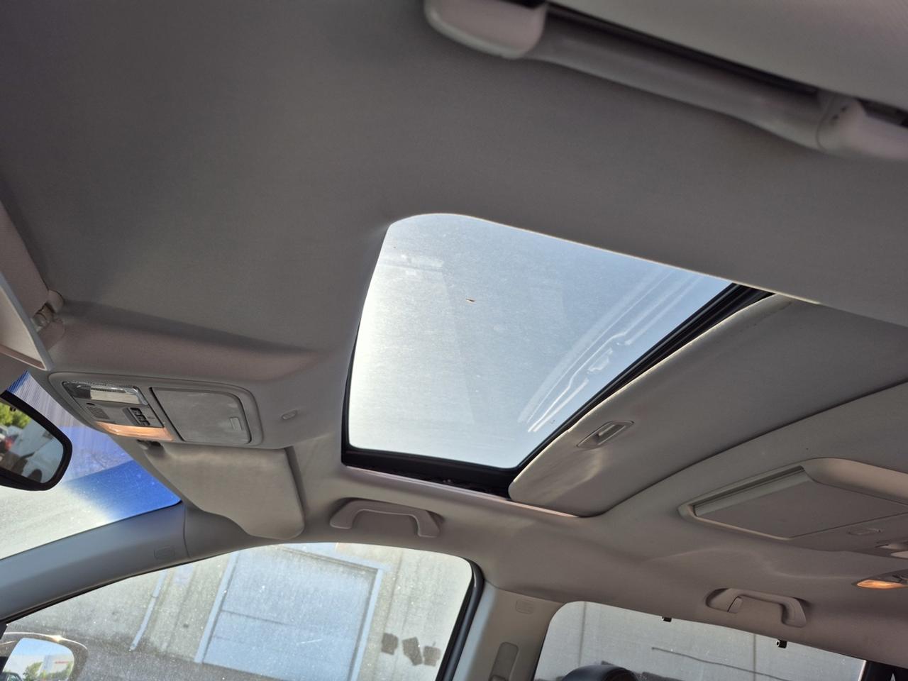 2009 Honda Odyssey Touring Photo