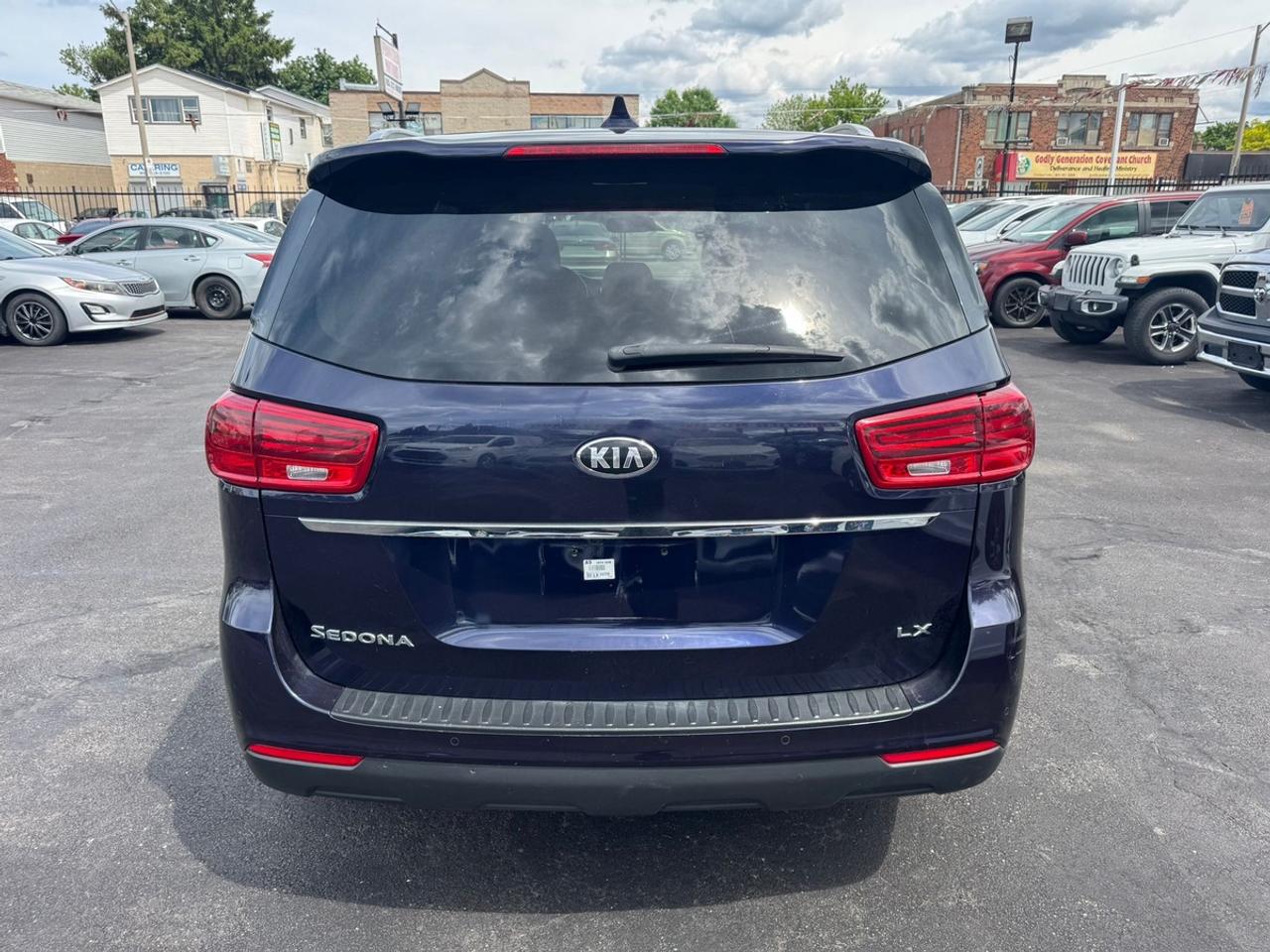 2019 Kia Sedona LX Photo4