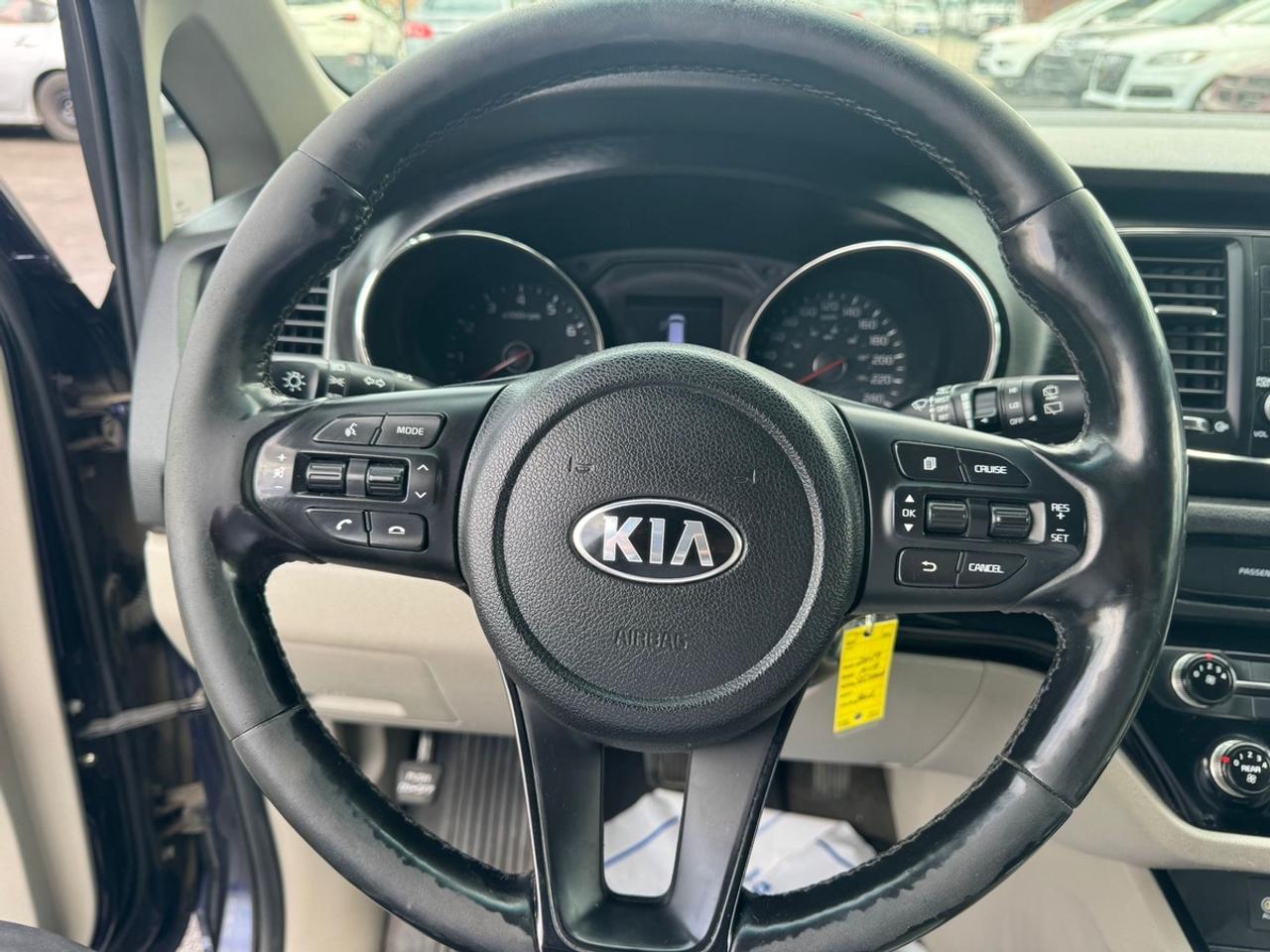2019 Kia Sedona LX Photo
