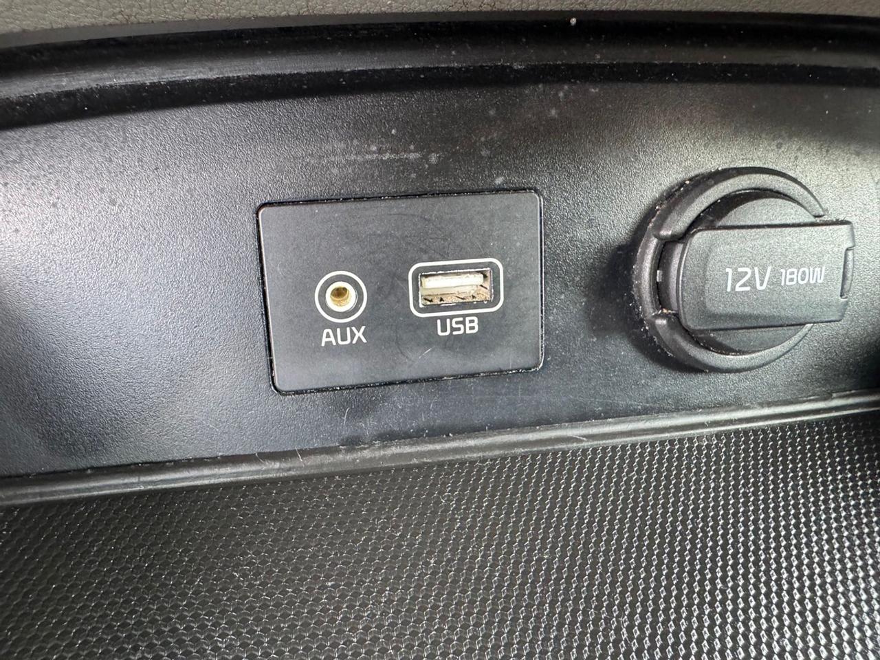 2019 Kia Sedona LX Photo