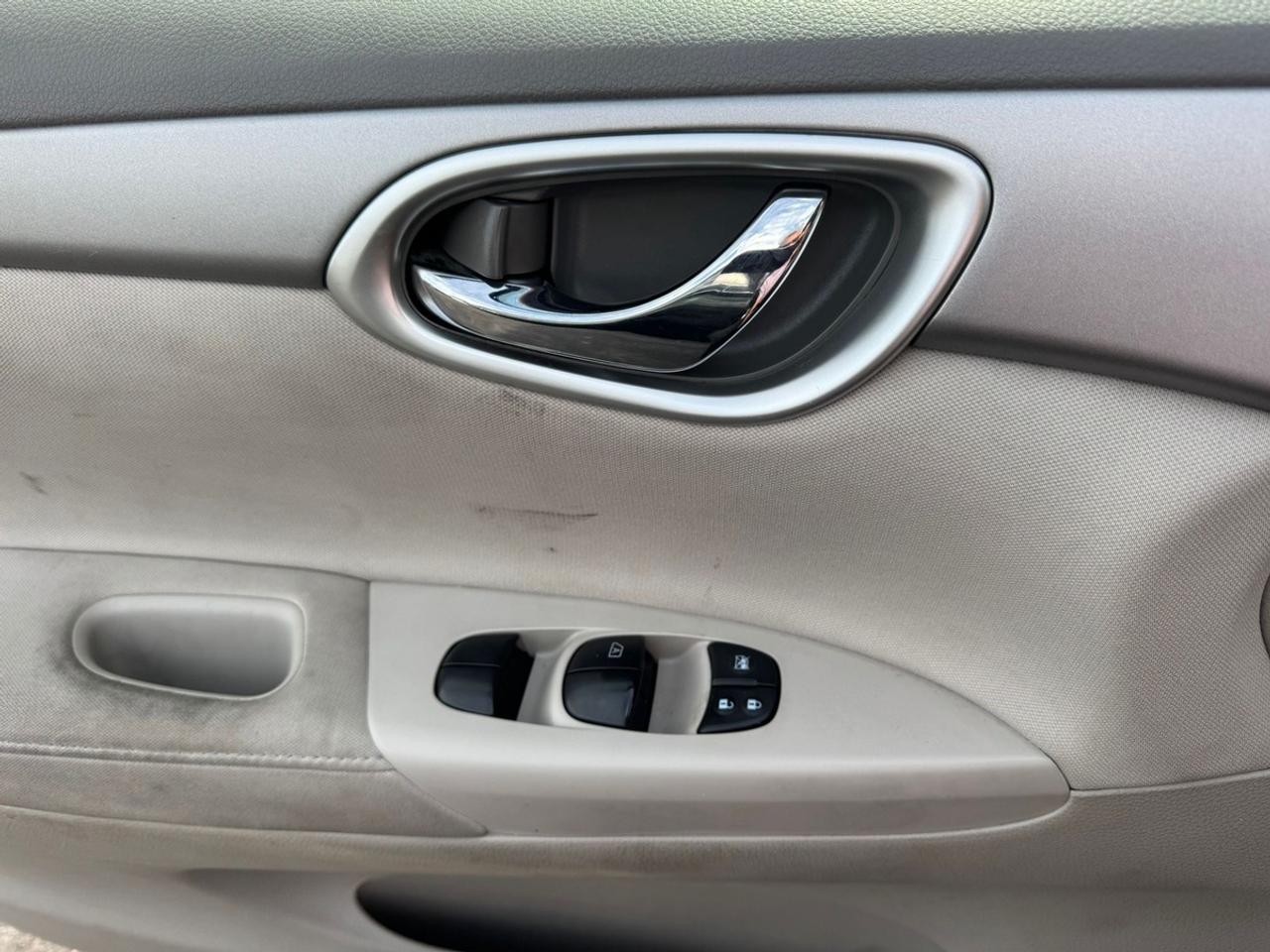 2013 Nissan Sentra SV Photo