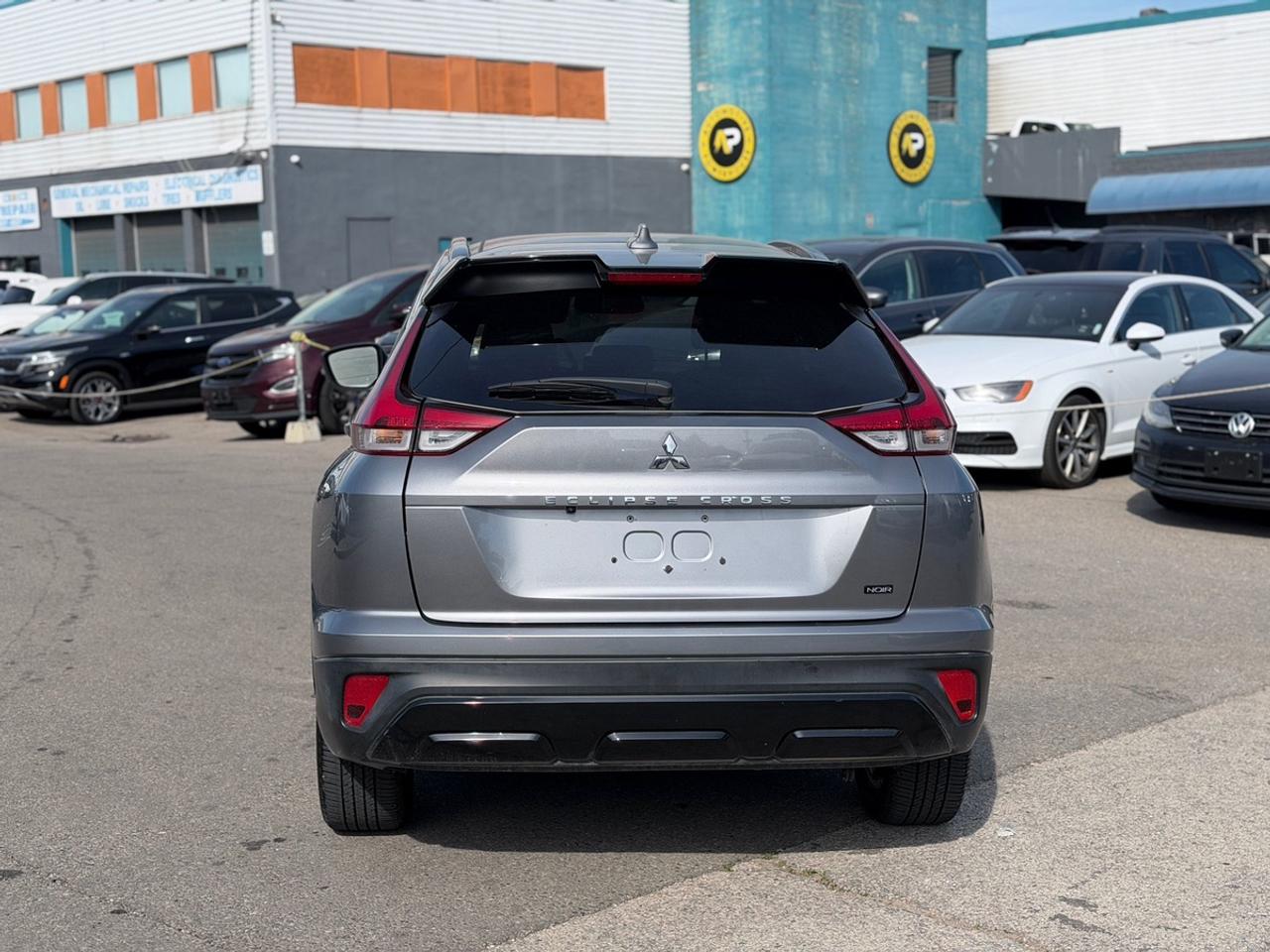 2025 Mitsubishi Eclipse Cross LE Photo
