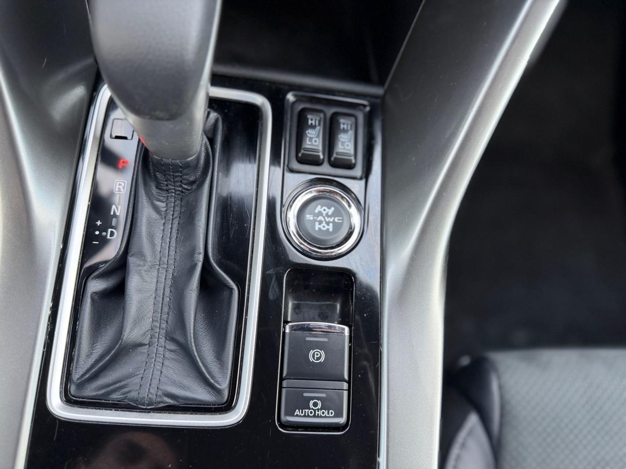2025 Mitsubishi Eclipse Cross LE Photo