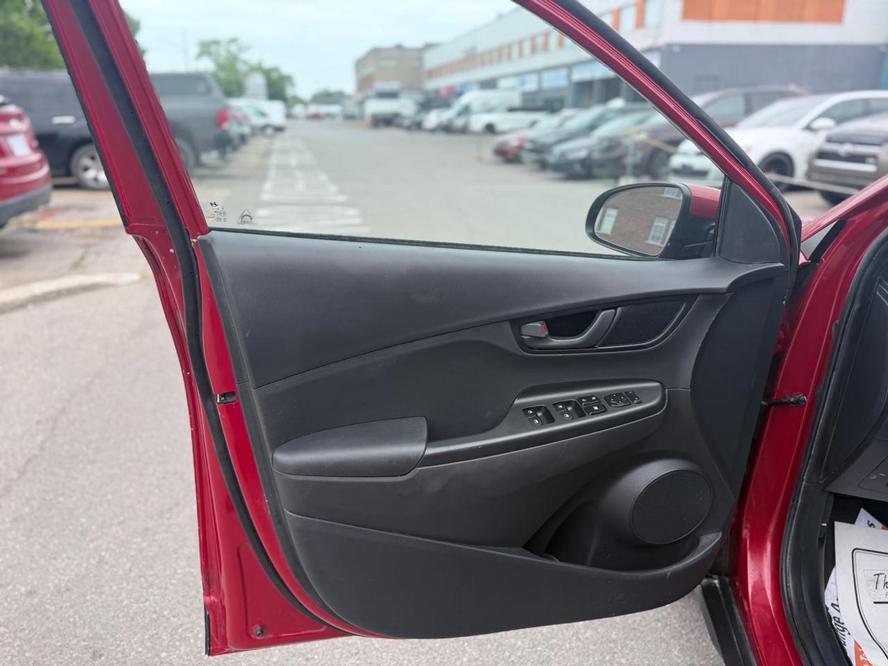 2021 Hyundai KONA SE Photo