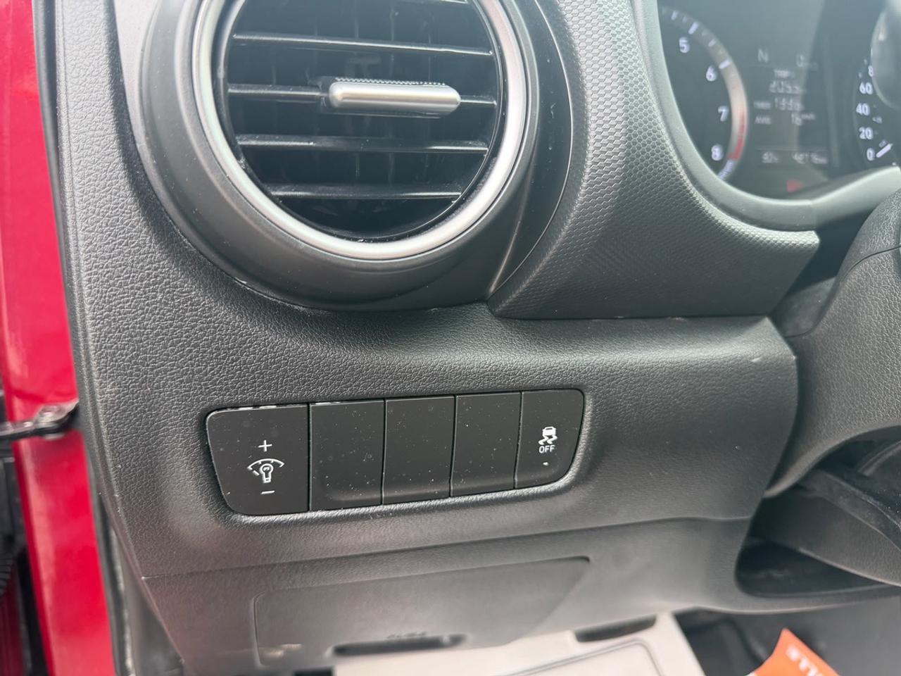 2021 Hyundai KONA SE Photo