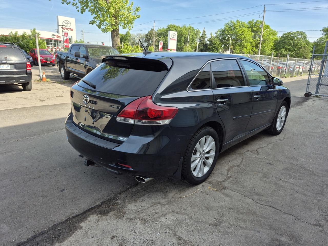 2013 Toyota Venza XLE Photo