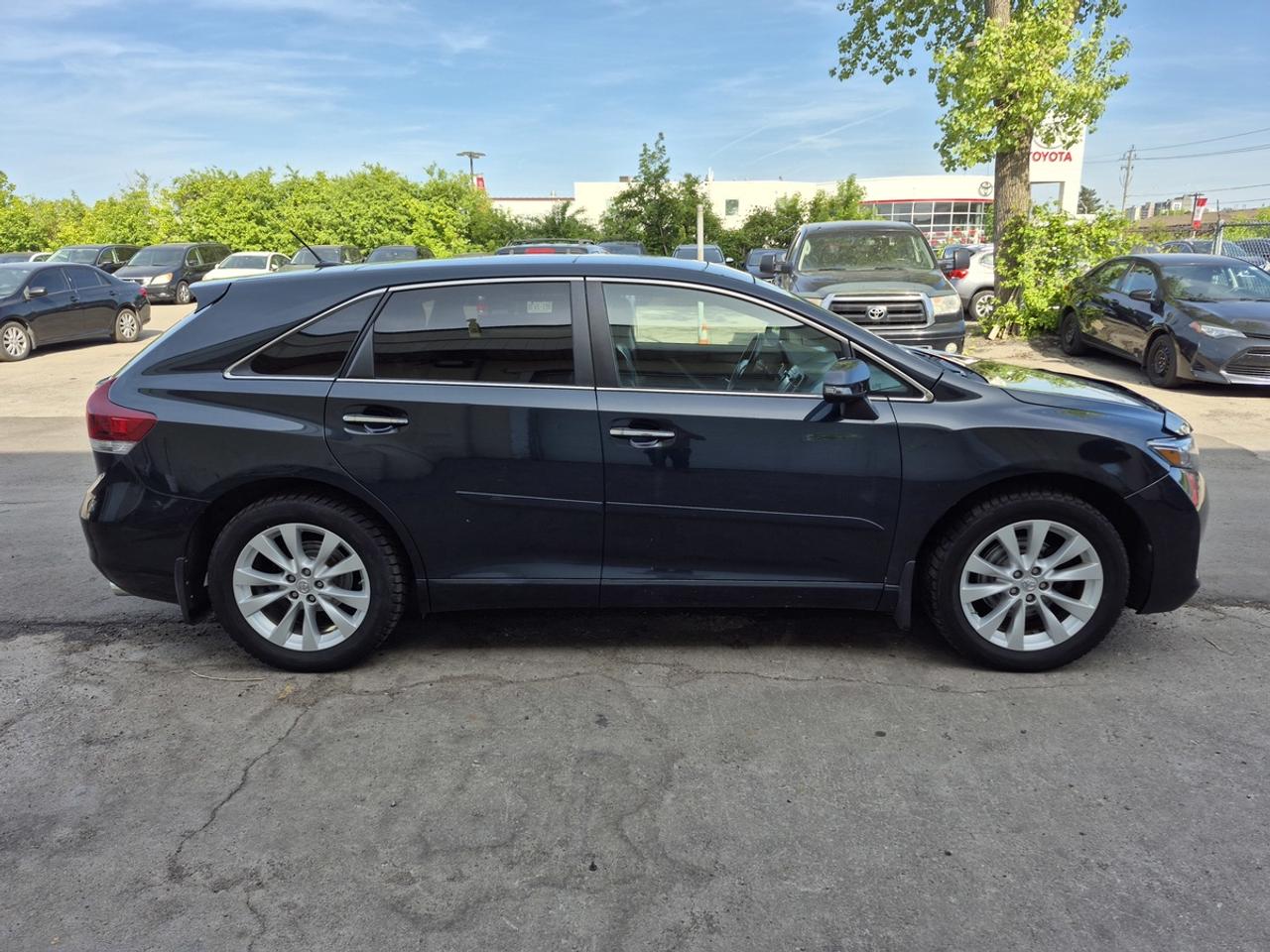 2013 Toyota Venza XLE Photo