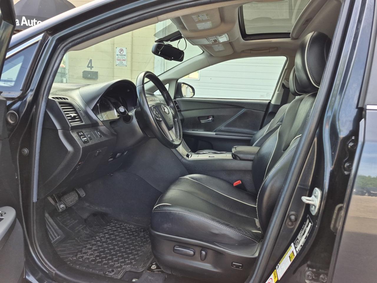 2013 Toyota Venza XLE Photo