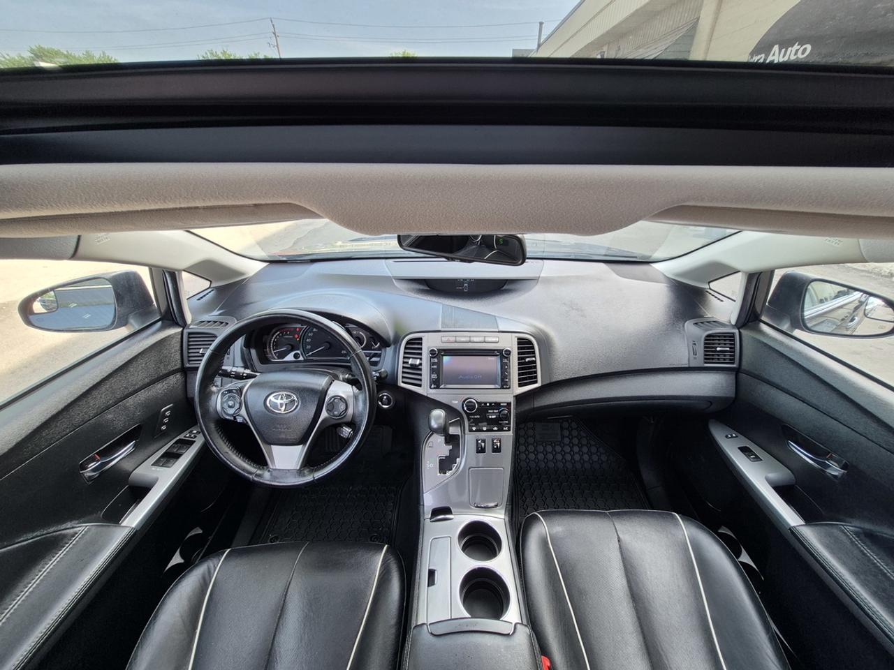 2013 Toyota Venza XLE Photo