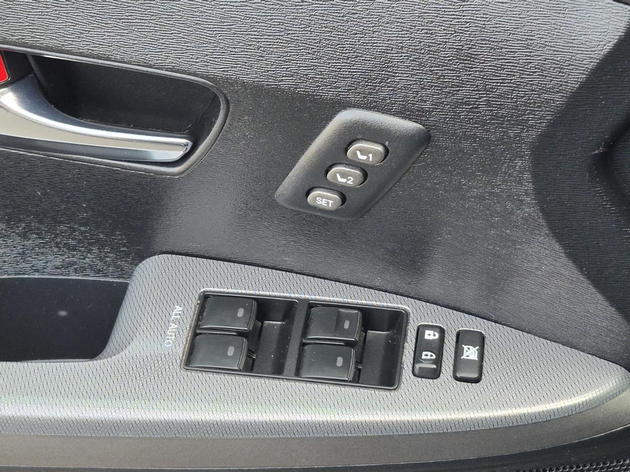 2013 Toyota Venza XLE Photo