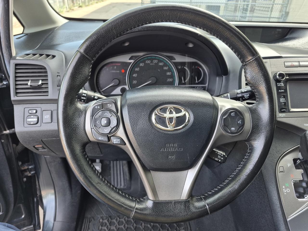 2013 Toyota Venza XLE Photo