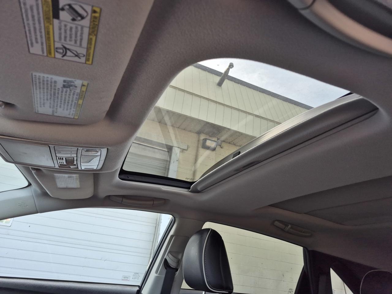 2013 Toyota Venza XLE Photo