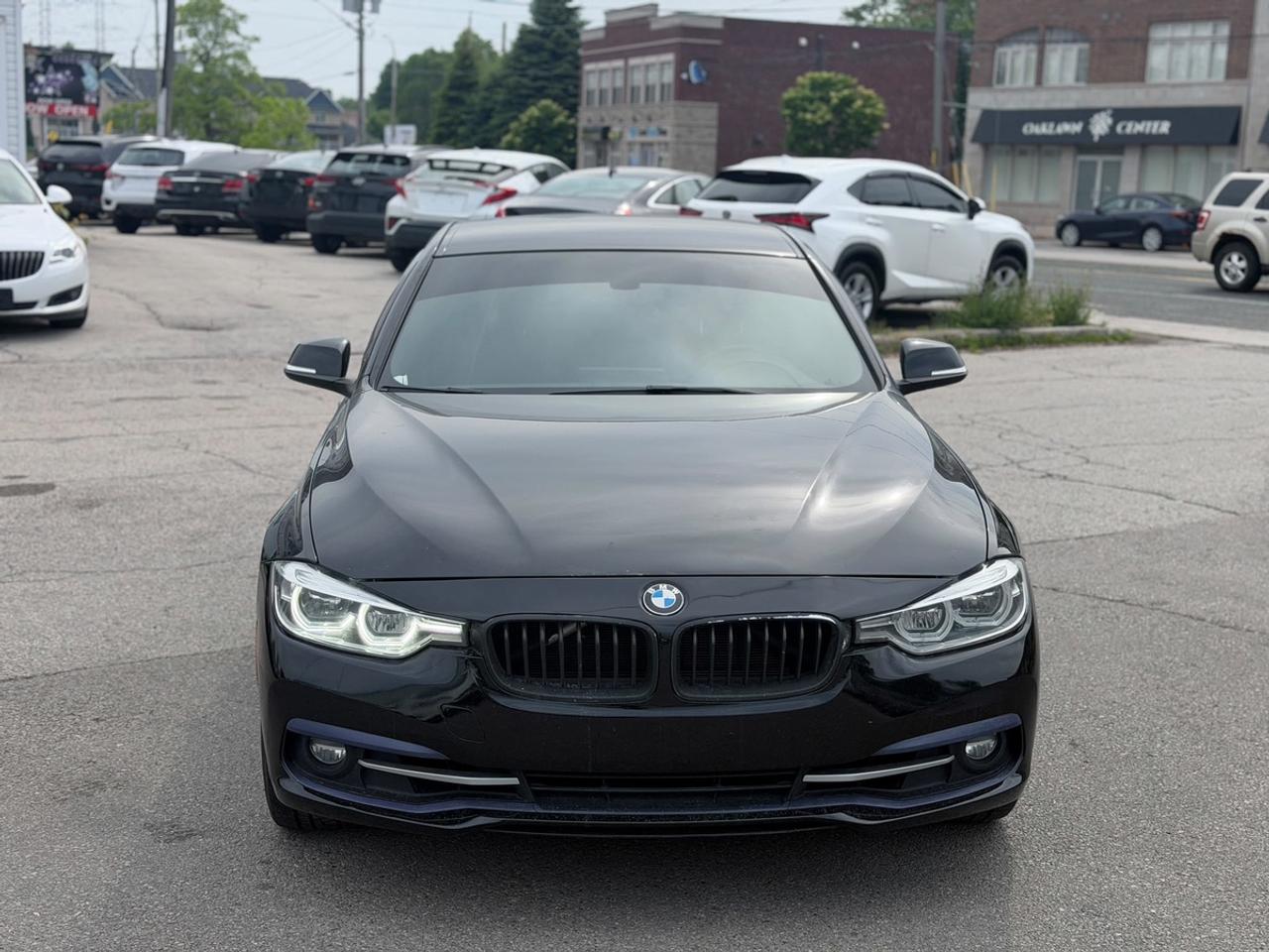 2018 BMW 330i xDrive Photo2
