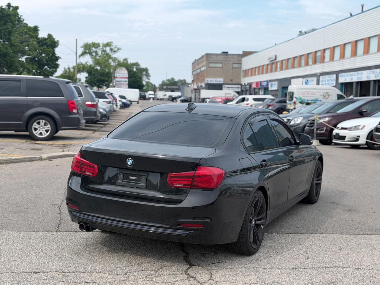 2018 BMW 330i xDrive Photo