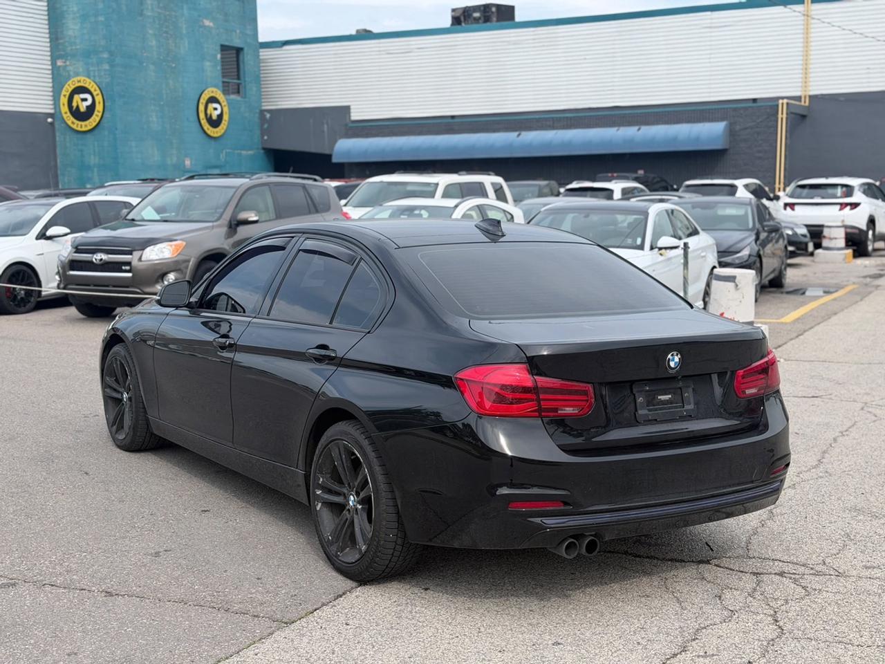 2018 BMW 330i xDrive Photo