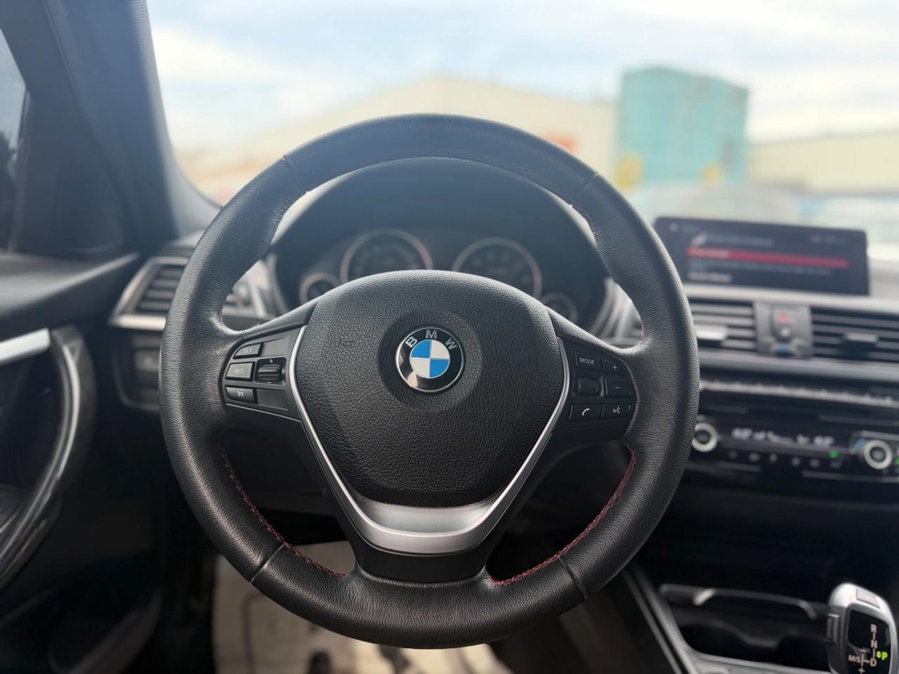 2018 BMW 330i xDrive Photo